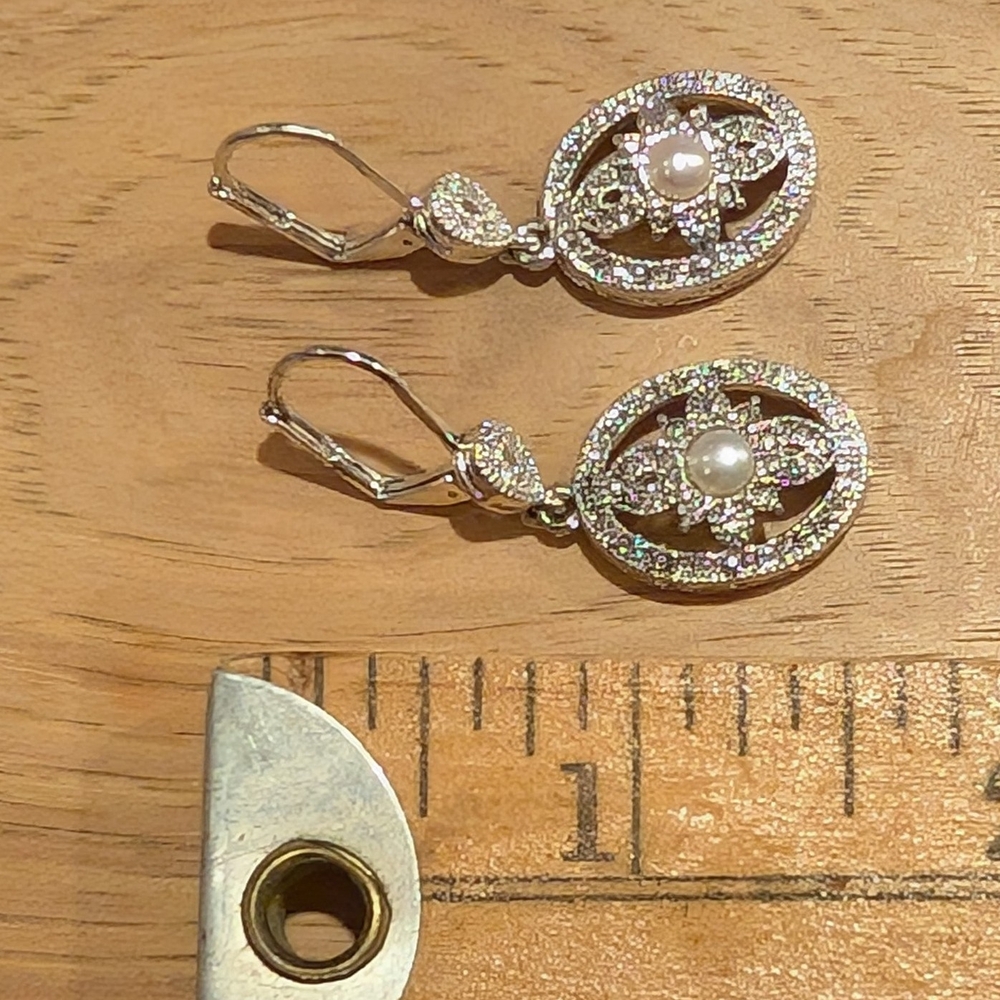 Source Unknown Silver And Pearl Drop Earrings - image 3